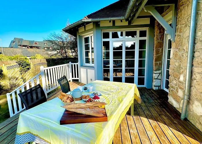 Georgia - Elegante Anglo-normande Avec Jardin - A 100 M *