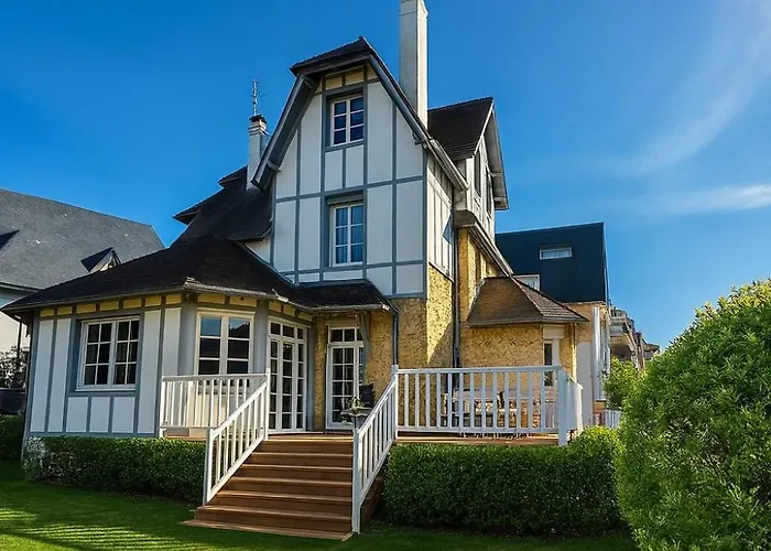 Georgia - Elegante Anglo-normande Avec Jardin - A 100 M