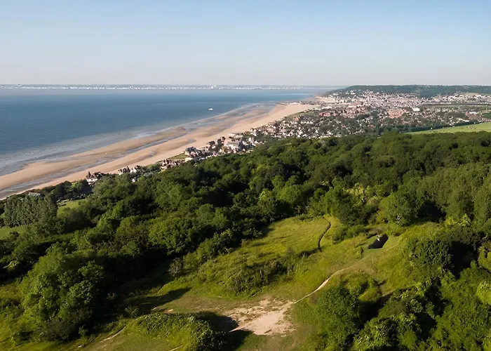 Georgia - Elegante Anglo-normande Avec Jardin - A 100 M
